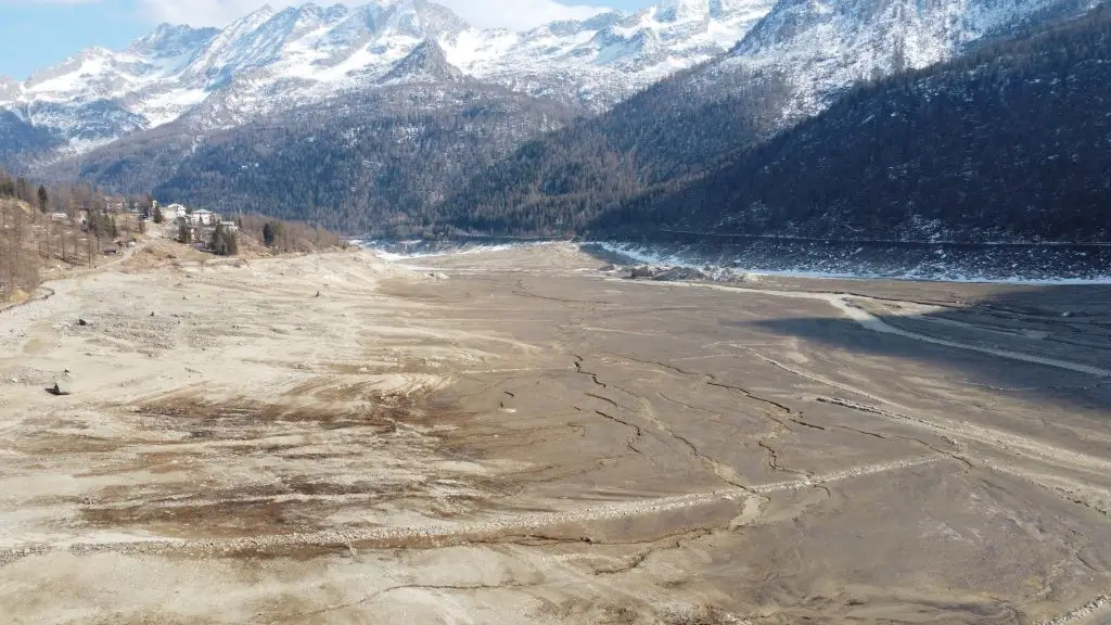 Foto Aerea del Lago di Ceresole Reale 1-2 Km circa dopo la diga